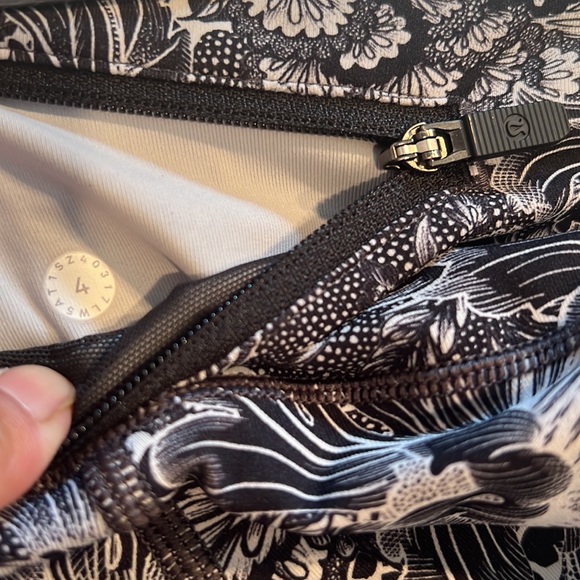 Lululemon Speed Up tight full on luxtreme 28 inch length leggings 4 zip pocket - Picture 10 of 13